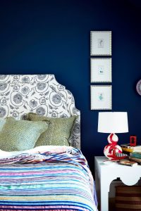 bedroom colours for small rooms
